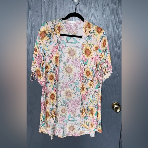 Floral Cinched Sleeve Kimono - Picture 1 of 8